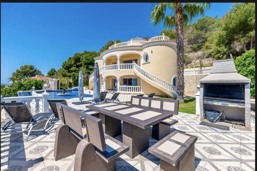 4 soveværelse Villa til salg i Calpe / Calp med swimmingpool garage - € 1.400.000 (Ref: 4698484)