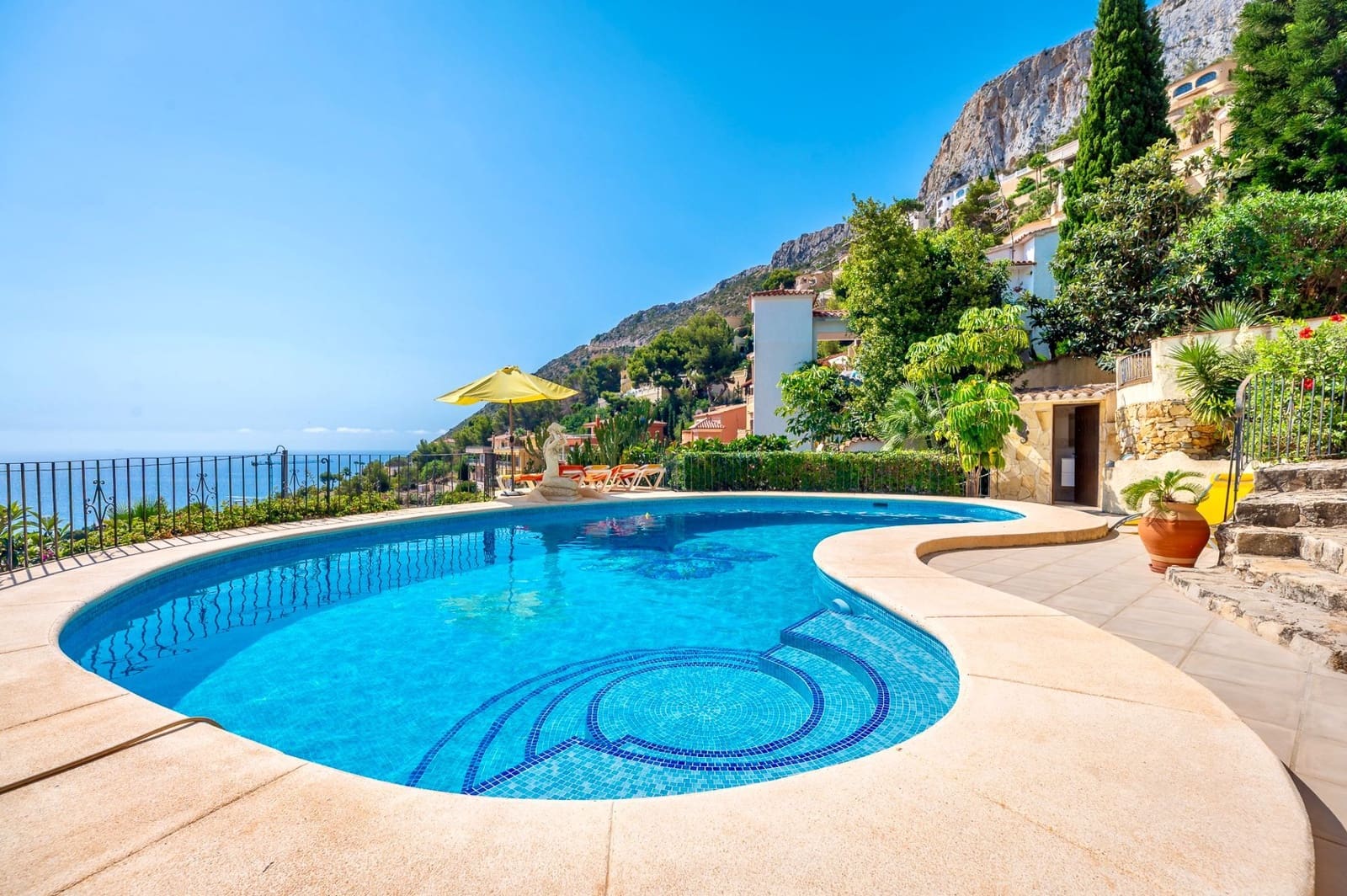 3 slaapkamer Villa te koop in Calpe / Calp met zwembad garage - € 764.000 (Ref: 5178279)