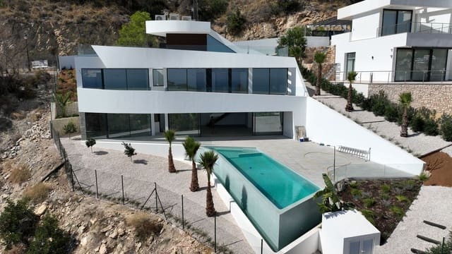 4 bedroom Villa for sale in Altea with pool garage - € 2,250,000 (Ref: 6243633)