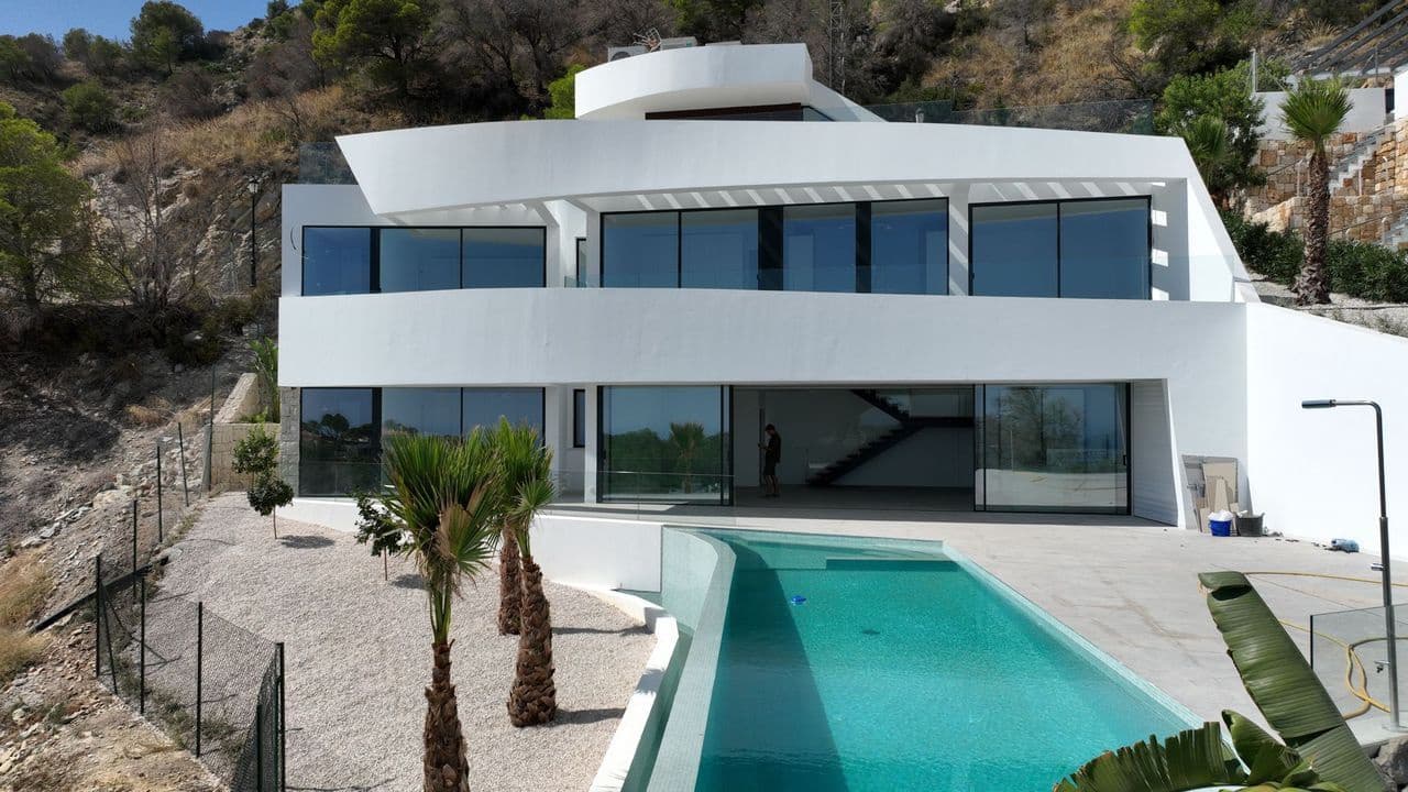 4 bedroom Villa for sale in Altea with pool garage - € 2,250,000 (Ref: 6243633)