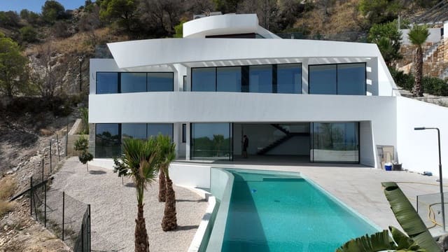 4 bedroom Villa for sale in Altea with pool garage - € 2,250,000 (Ref: 6243633)