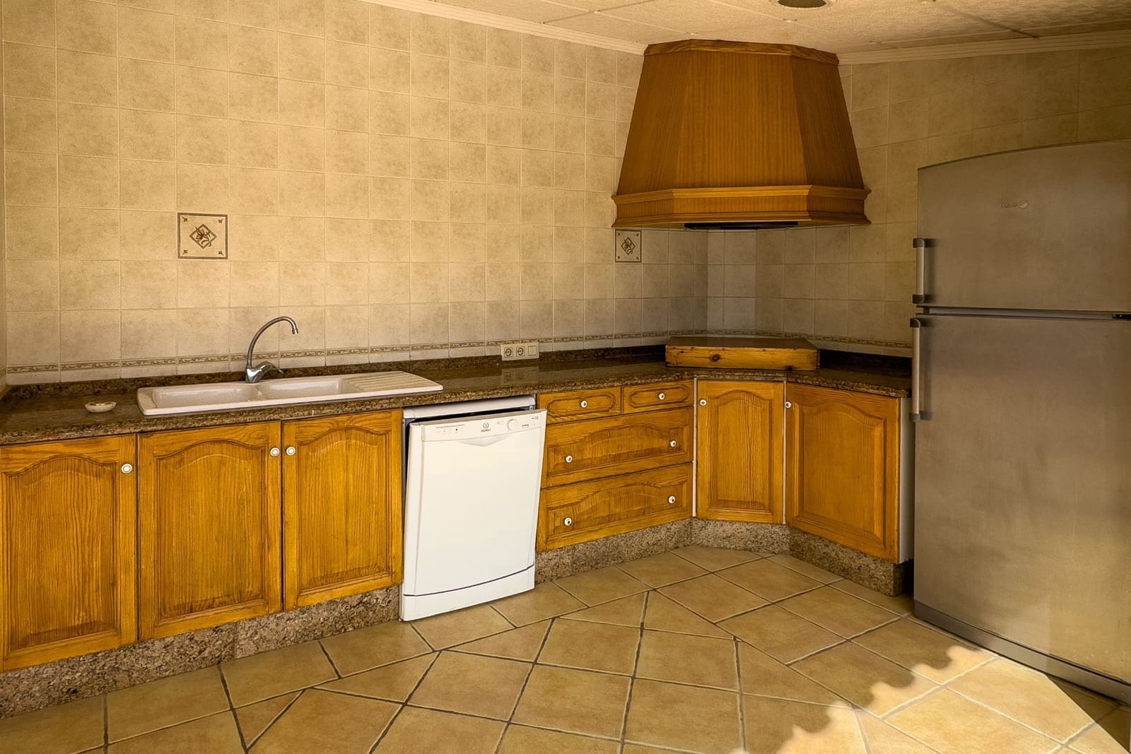 5 bedroom Villa for sale in Calpe / Calp with pool garage - € 650,000 (Ref: 7644535)