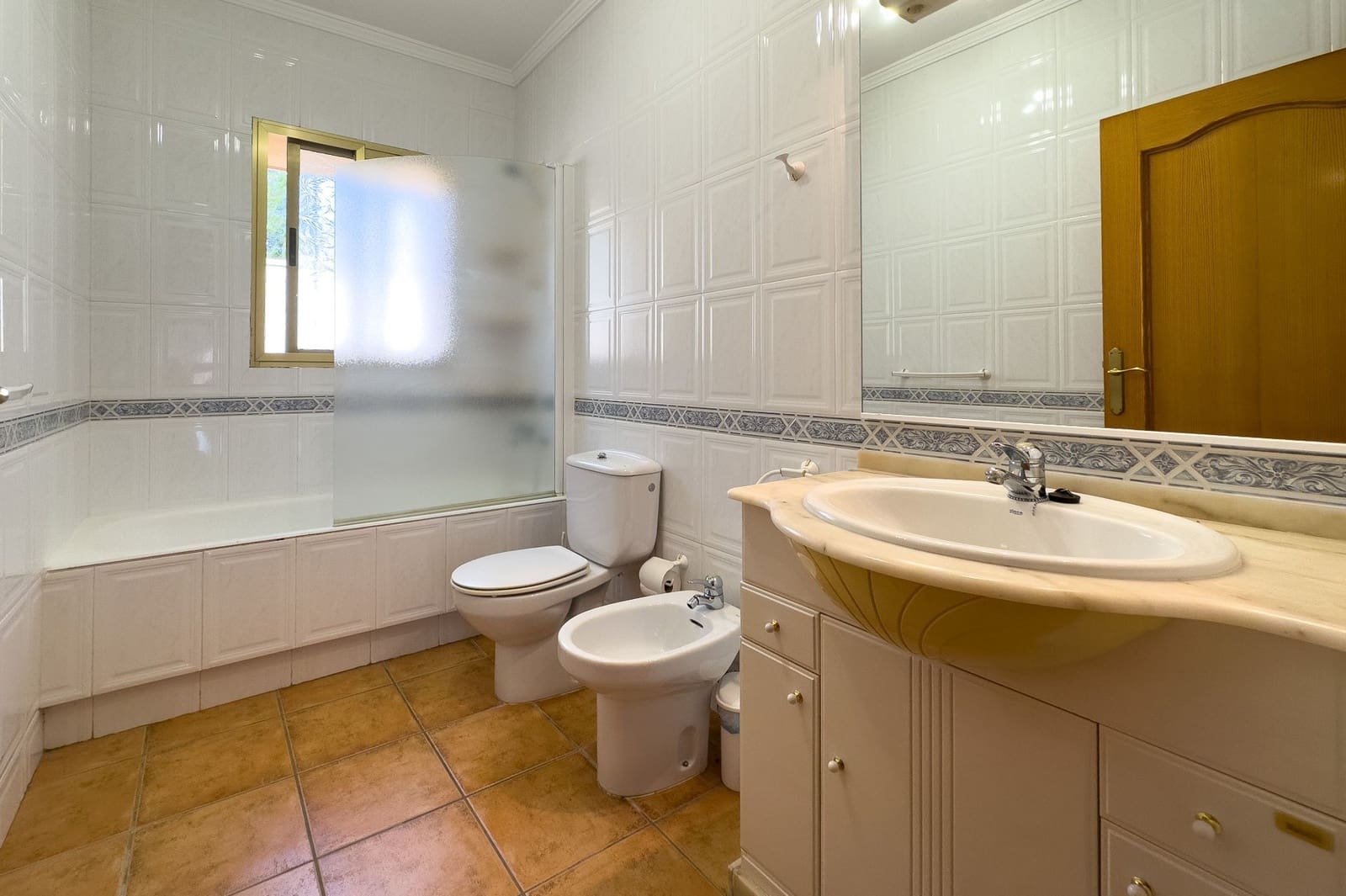 5 bedroom Villa for sale in Calpe / Calp with pool garage - € 650,000 (Ref: 7644535)