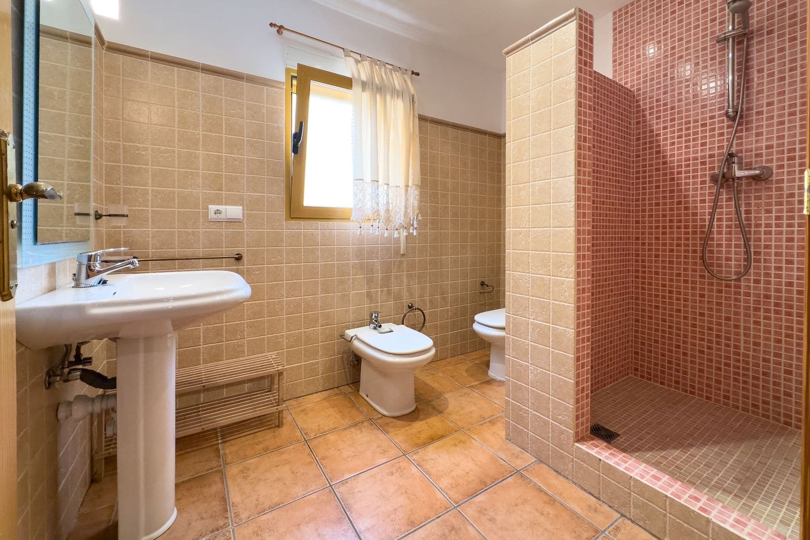 5 bedroom Villa for sale in Calpe / Calp with pool garage - € 650,000 (Ref: 7644535)