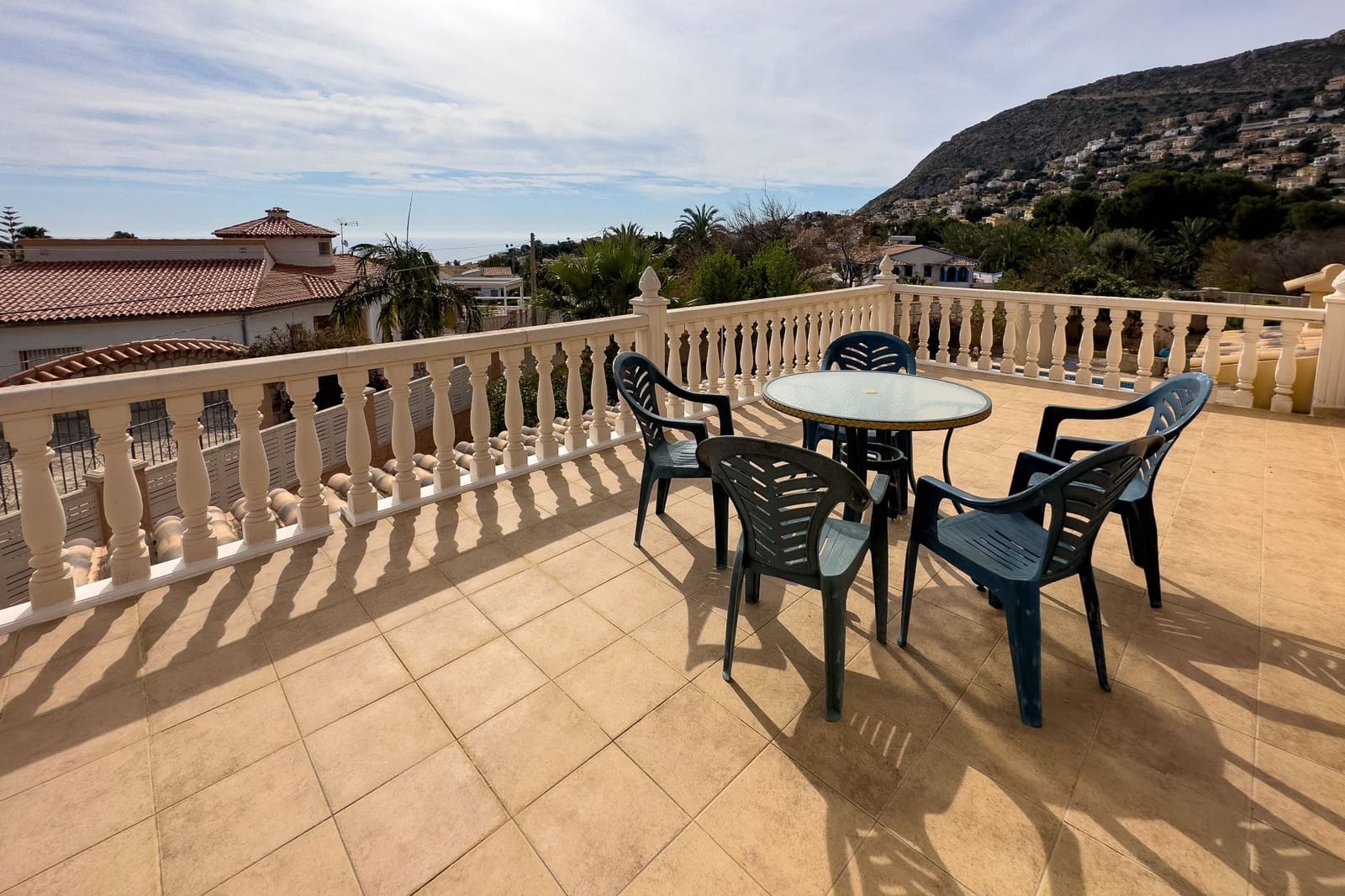 5 bedroom Villa for sale in Calpe / Calp with pool garage - € 650,000 (Ref: 7644535)