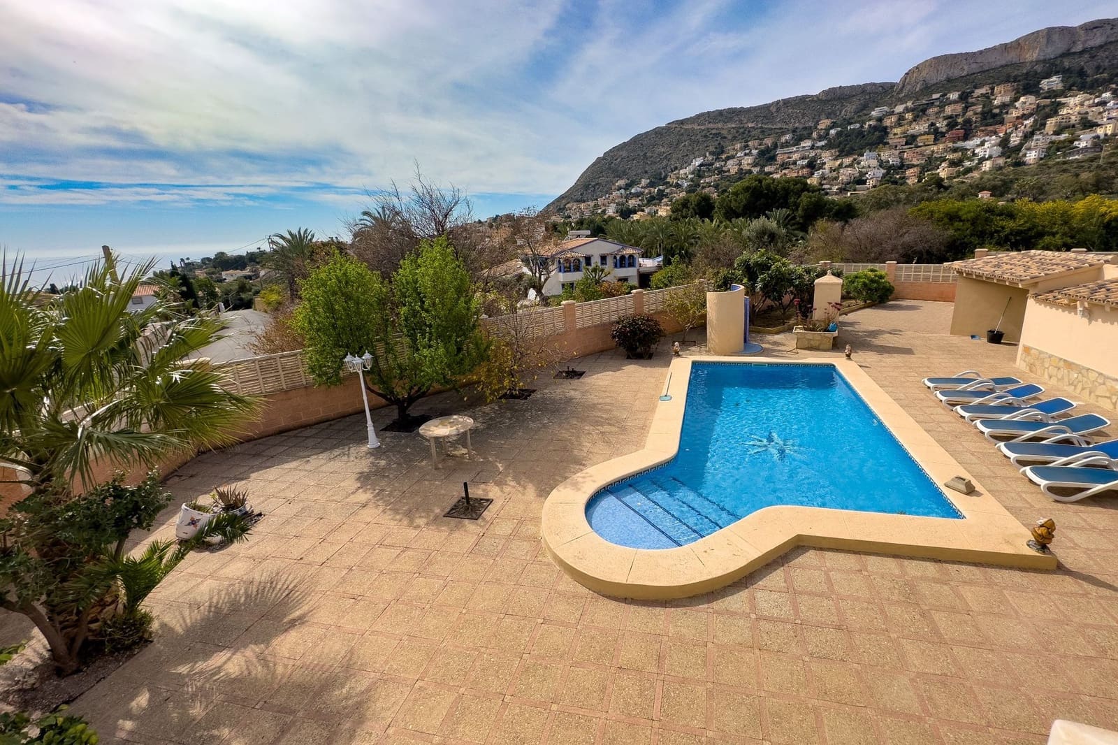 5 bedroom Villa for sale in Calpe / Calp with pool garage - € 650,000 (Ref: 7644535)