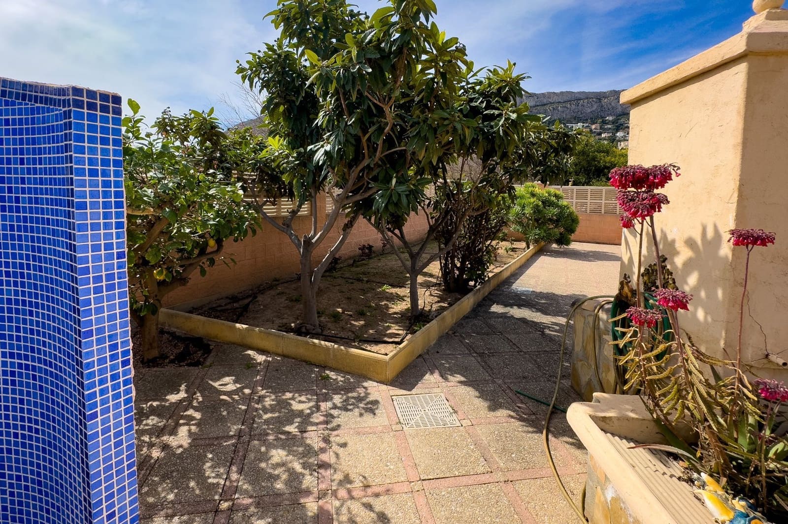 5 bedroom Villa for sale in Calpe / Calp with pool garage - € 650,000 (Ref: 7644535)