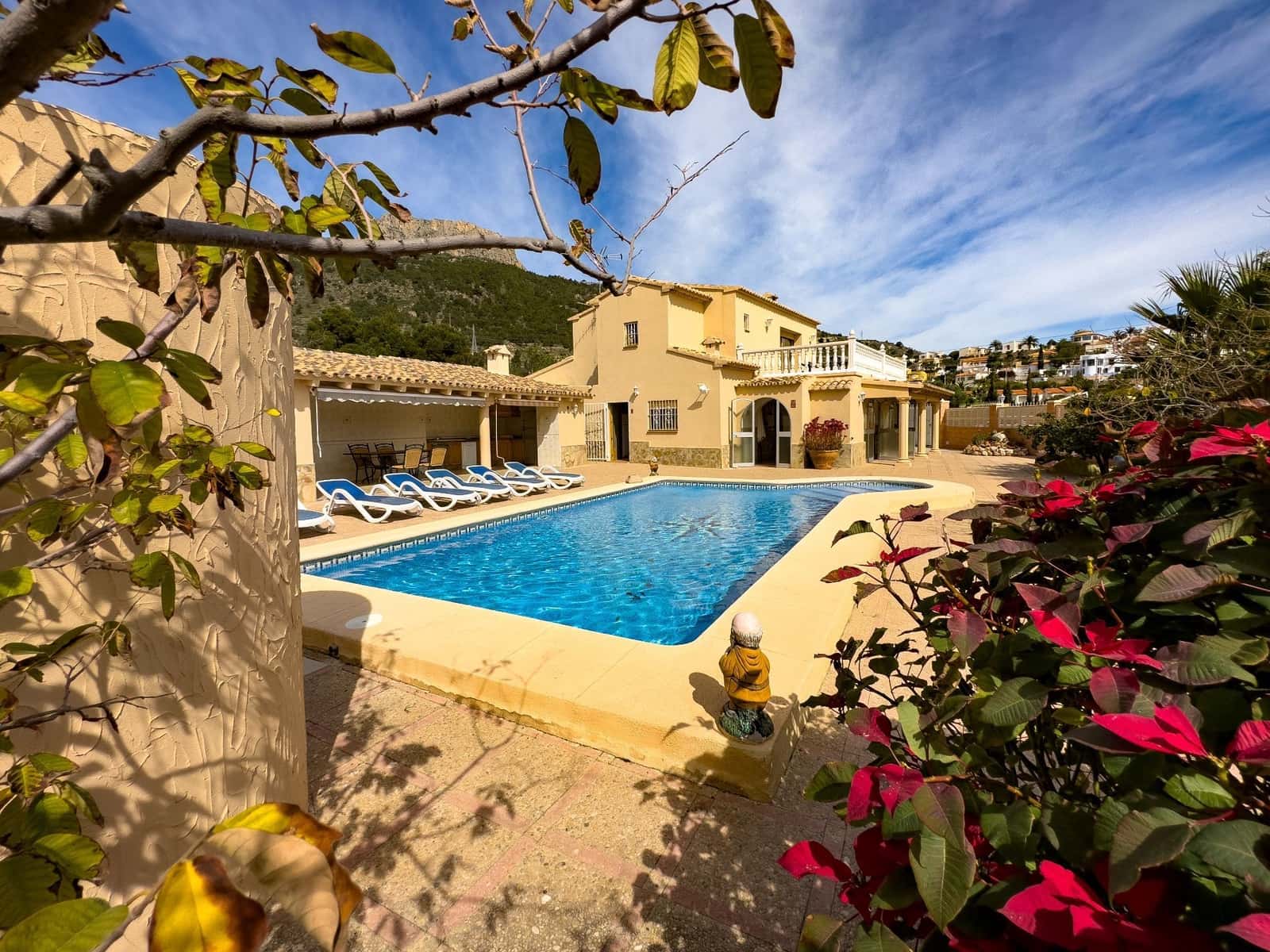 5 bedroom Villa for sale in Calpe / Calp with pool garage - € 650,000 (Ref: 7644535)