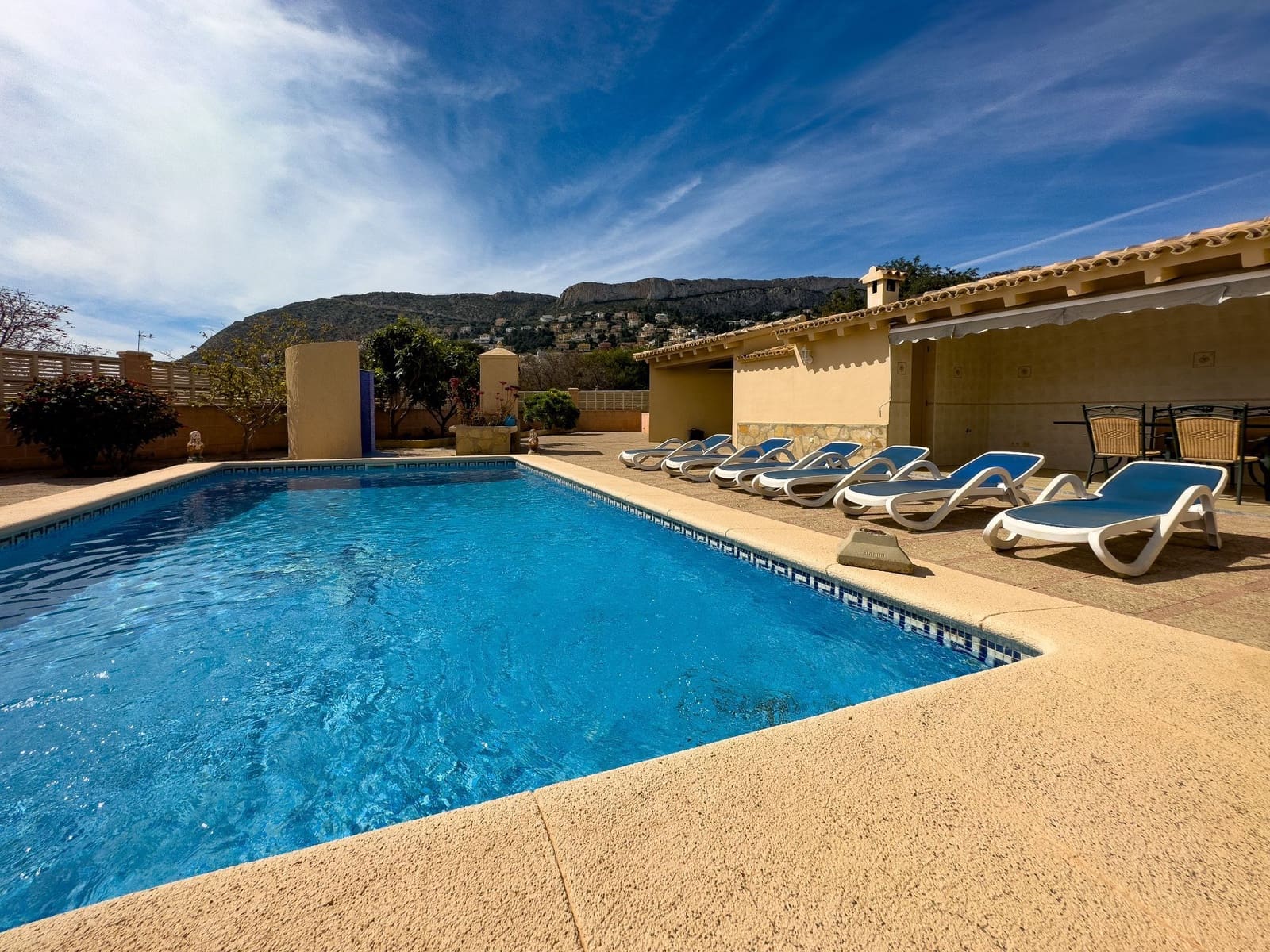 5 bedroom Villa for sale in Calpe / Calp with pool garage - € 650,000 (Ref: 7644535)