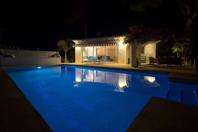Chalet de 2 habitaciones en Calpe / Calp en venta con piscina garaje - 520.000 € (Ref: 7774904)