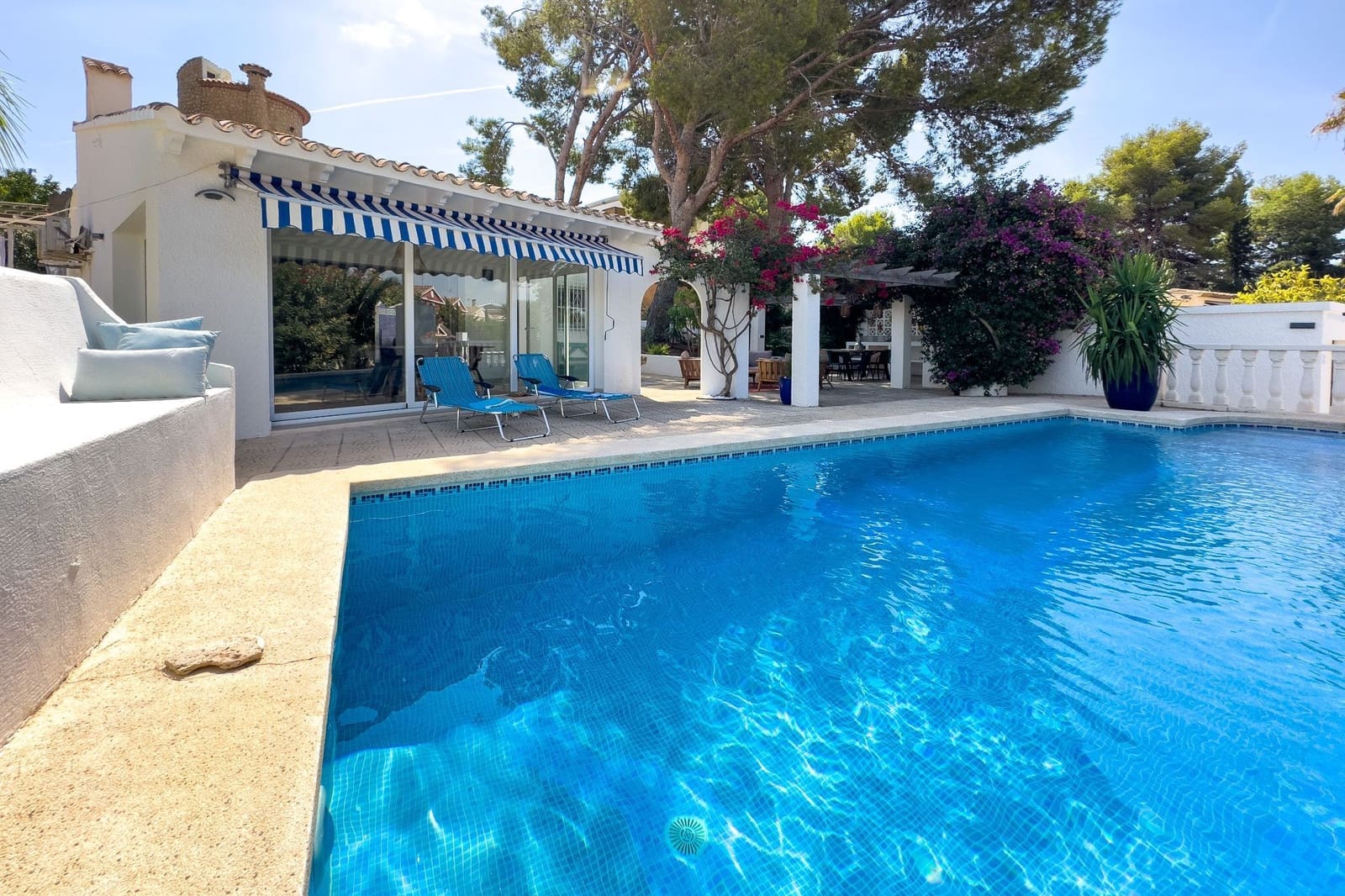 2 soverom Villa til salgs i Calpe / Calp med svømmebasseng garasje - € 520 000 (Ref: 7774904)