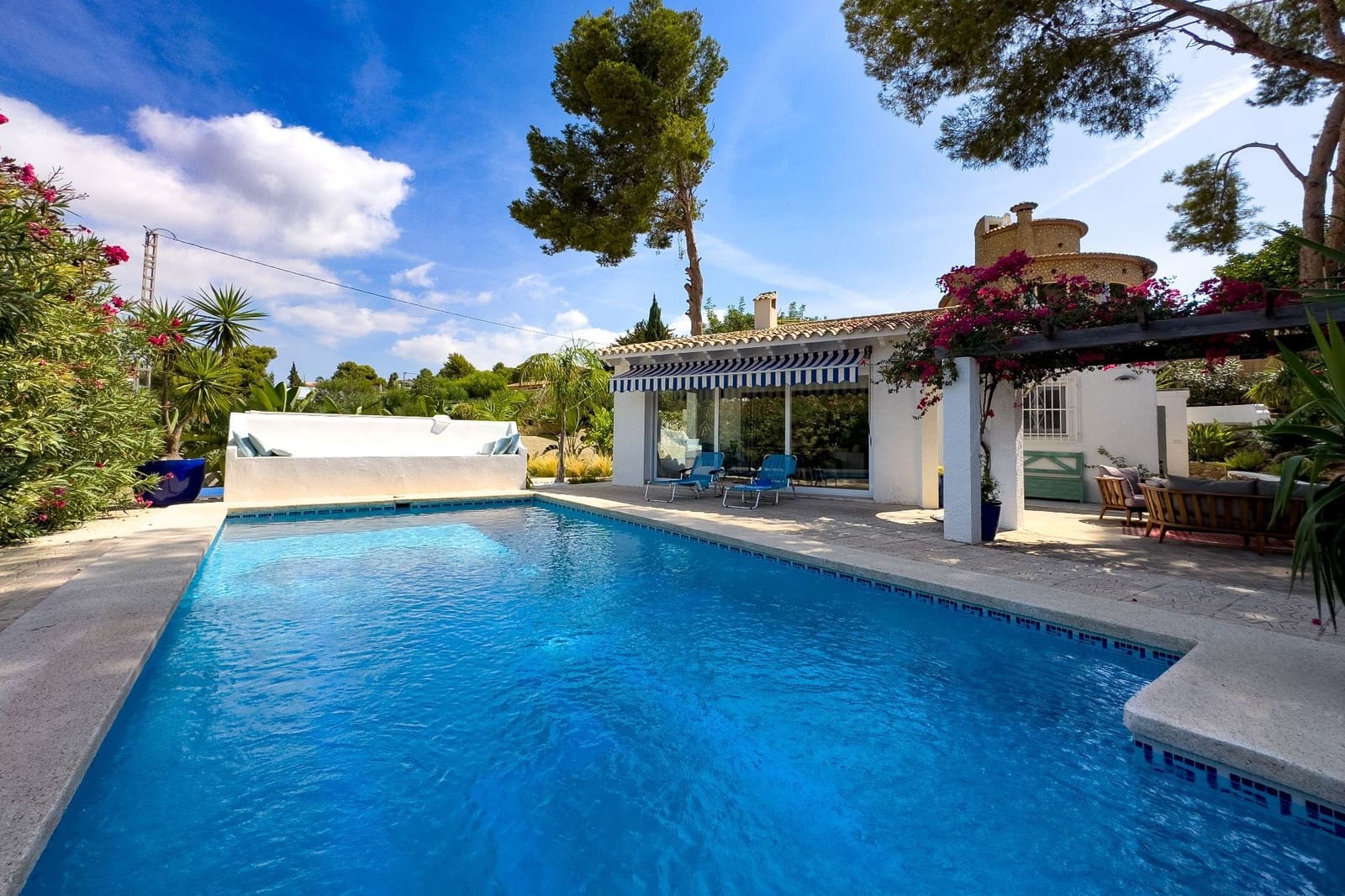2 soverom Villa til salgs i Calpe / Calp med svømmebasseng garasje - € 520 000 (Ref: 7774904)
