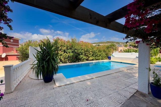 Chalet de 2 habitaciones en Calpe / Calp en venta con piscina garaje - 520.000 € (Ref: 7774904)