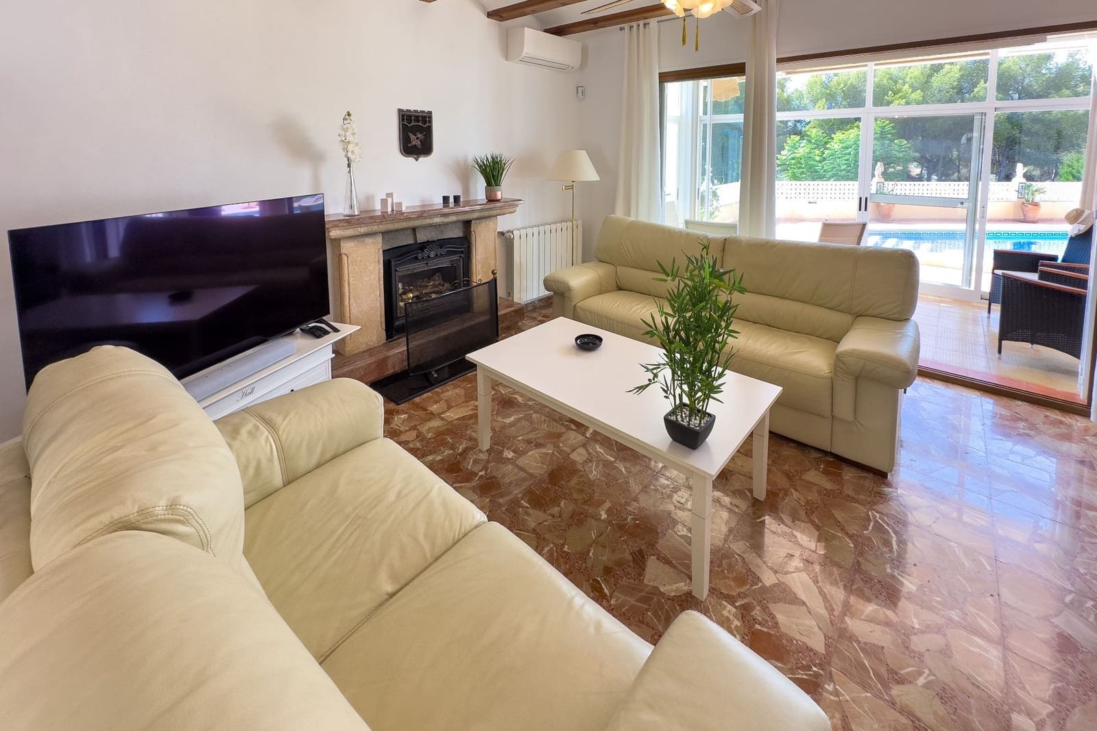 4 bedroom Villa for sale in Calpe / Calp with pool garage - € 649,000 (Ref: 8119157)