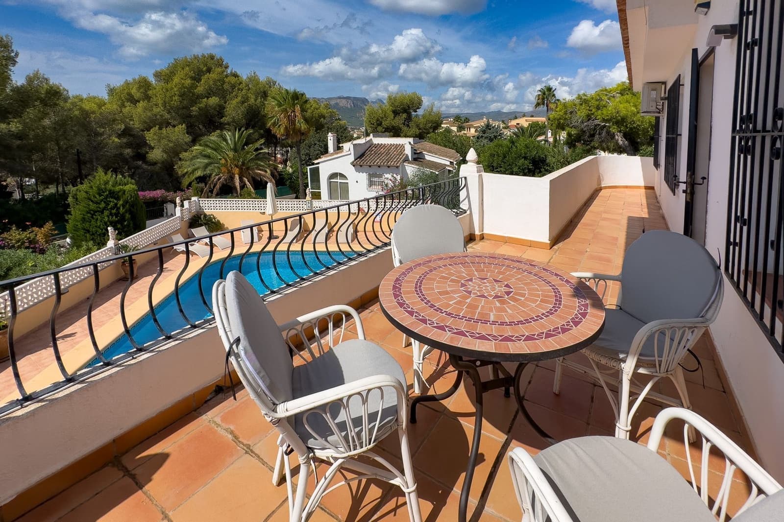 4 bedroom Villa for sale in Calpe / Calp with pool garage - € 649,000 (Ref: 8119157)