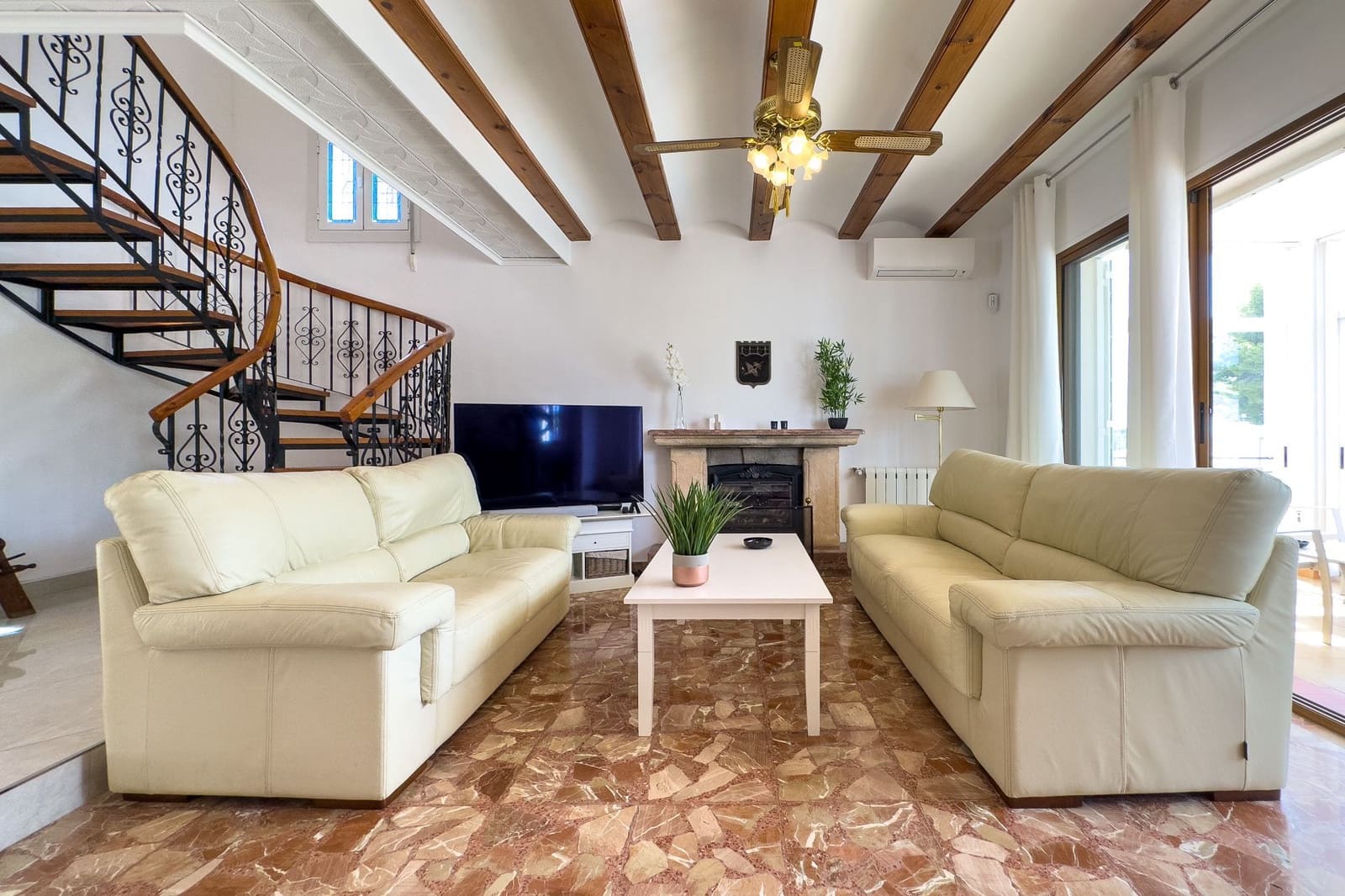 4 bedroom Villa for sale in Calpe / Calp with pool garage - € 649,000 (Ref: 8119157)