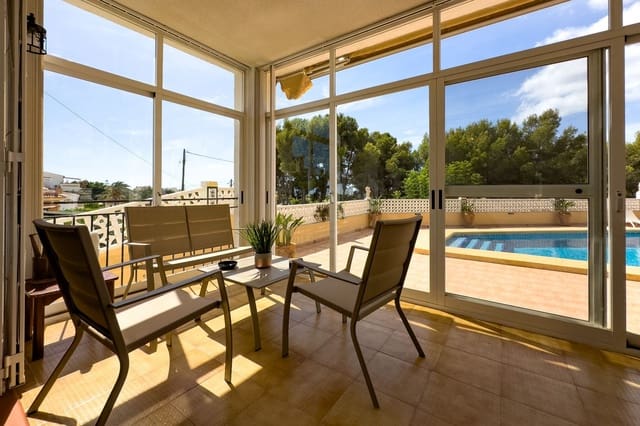Chalet de 4 habitaciones en Calpe / Calp en venta con piscina garaje - 649.000 € (Ref: 8119157)