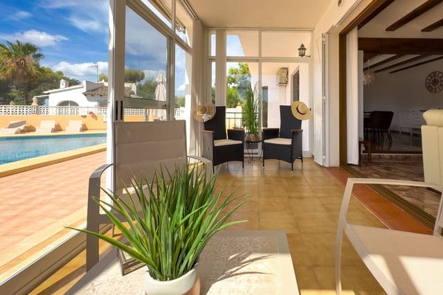 Chalet de 4 habitaciones en Calpe / Calp en venta con piscina garaje - 649.000 € (Ref: 8119157)