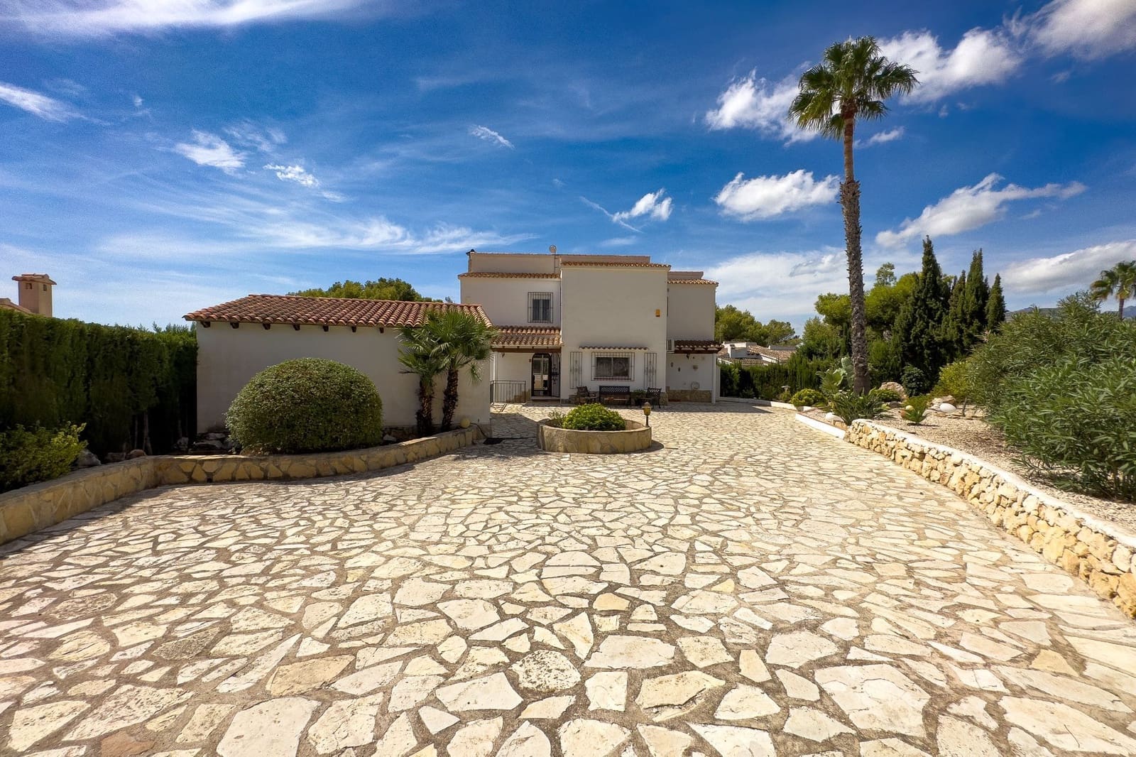 4 bedroom Villa for sale in Calpe / Calp with pool garage - € 649,000 (Ref: 8119157)