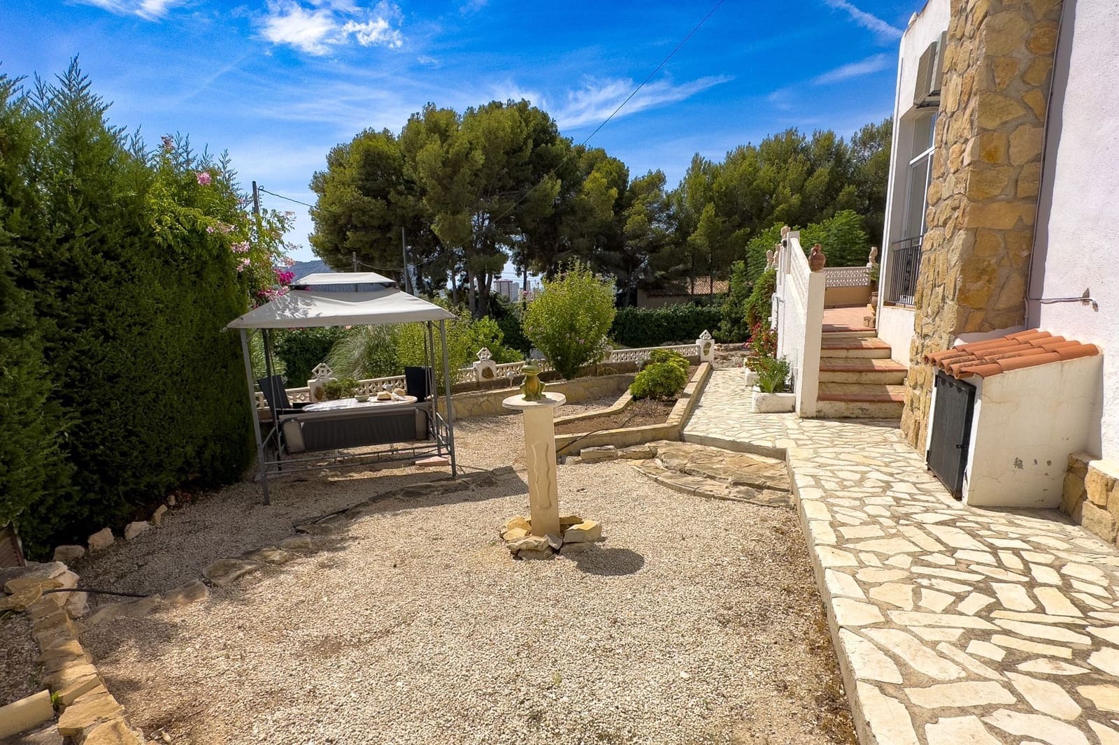 4 bedroom Villa for sale in Calpe / Calp with pool garage - € 649,000 (Ref: 8119157)