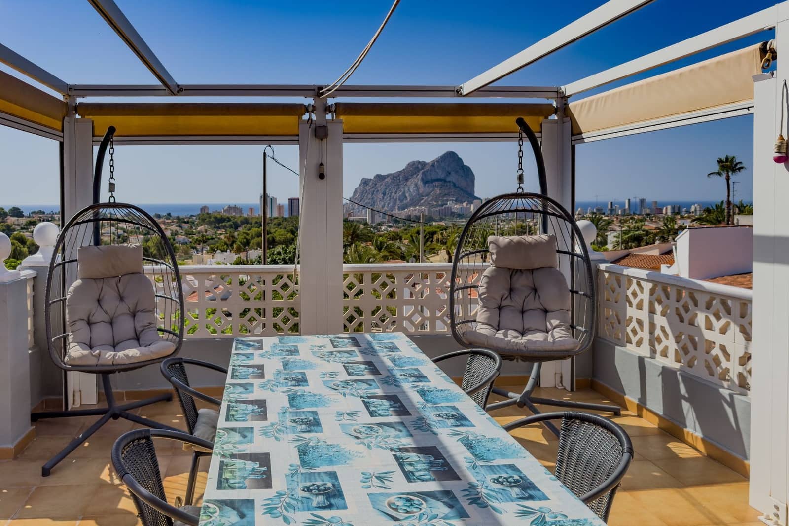 4 makuuhuone Huvila myytävänä paikassa Calpe / Calp mukana uima-altaan 
autotalli - 525 000 € (Ref: 8463461)