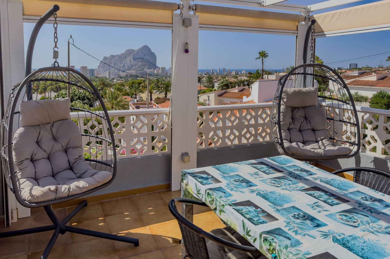 4 makuuhuone Huvila myytävänä paikassa Calpe / Calp mukana uima-altaan 
autotalli - 525 000 € (Ref: 8463461)