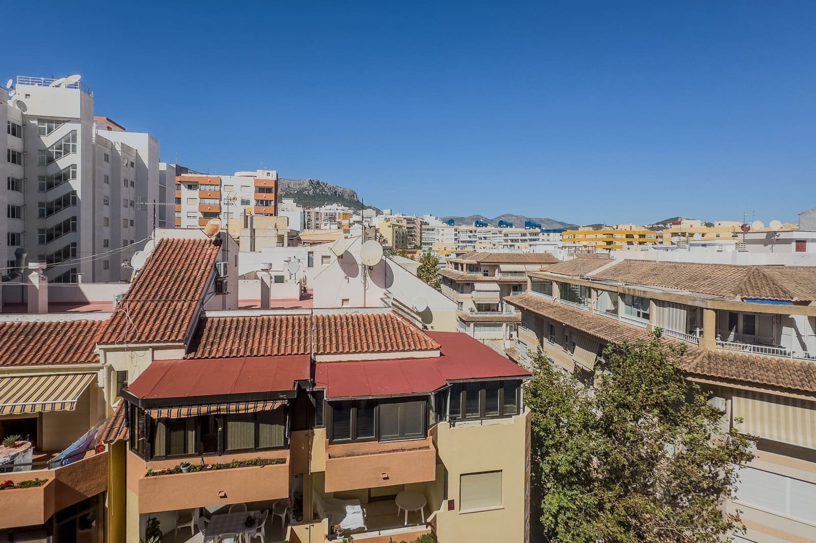 2 bedroom Apartment for sale in Calpe / Calp - € 299,000 (Ref: 8561176)