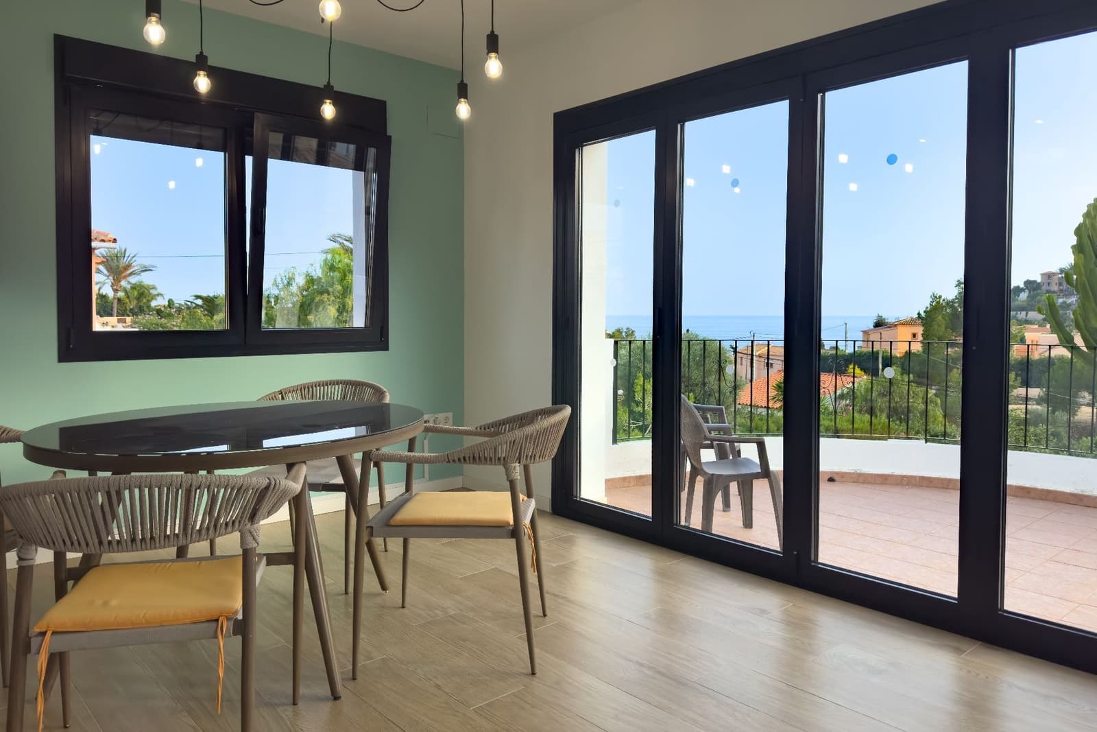 3 makuuhuone Huvila myytävänä paikassa Calpe / Calp mukana uima-altaan 
autotalli - 650 000 € (Ref: 8640795)