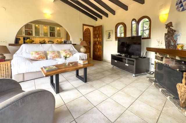 3 makuuhuone Huvila myytävänä paikassa Canuta, Calpe / Calp mukana uima-altaan 
autotalli - 650 000 € (Ref: 8640795)