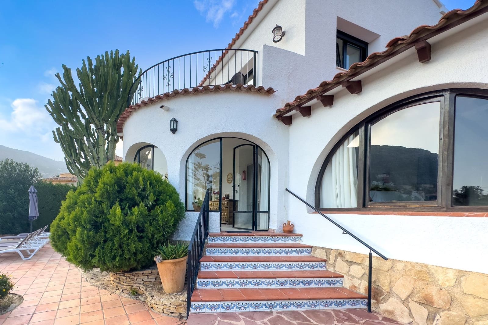 3 makuuhuone Huvila myytävänä paikassa Calpe / Calp mukana uima-altaan 
autotalli - 650 000 € (Ref: 8640795)