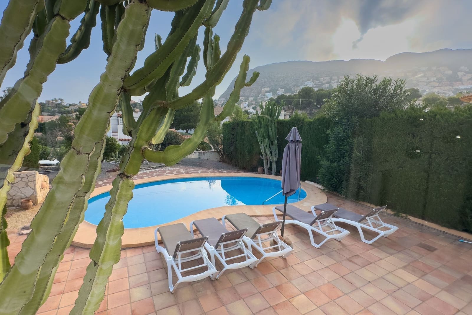 3 makuuhuone Huvila myytävänä paikassa Calpe / Calp mukana uima-altaan 
autotalli - 650 000 € (Ref: 8640795)