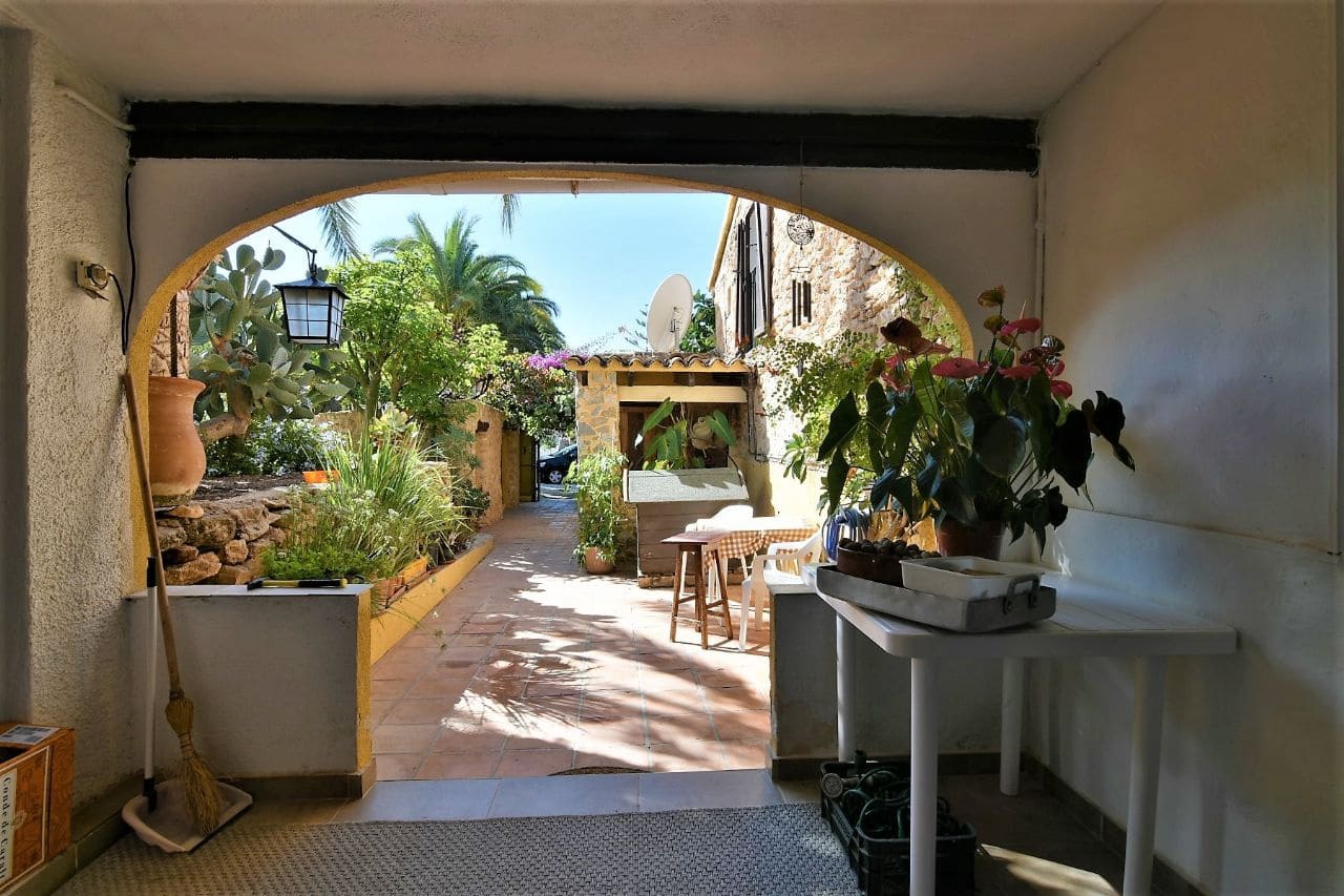 Chalet de 3 habitaciones en Calpe / Calp en venta con piscina garaje - 1.250.000 € (Ref: 8682048)