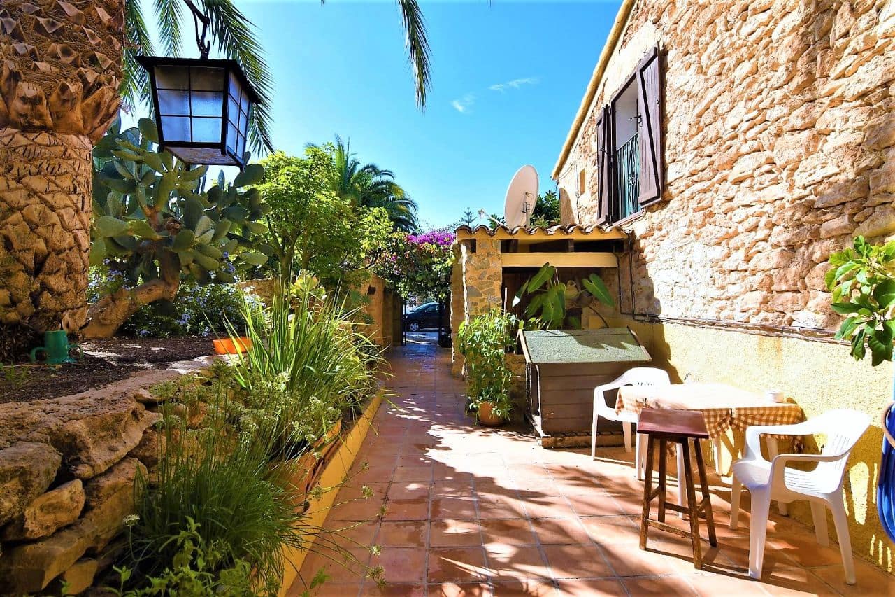 Chalet de 3 habitaciones en Calpe / Calp en venta con piscina garaje - 1.250.000 € (Ref: 8682048)