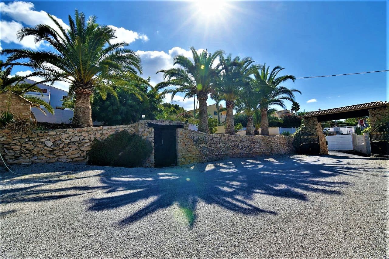 Chalet de 3 habitaciones en Calpe / Calp en venta con piscina garaje - 1.250.000 € (Ref: 8682048)