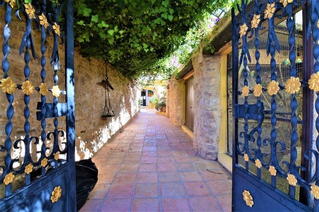 3 sovrum Villa till salu i Calpe / Calp med pool garage - 1 250 000 € (Ref: 8682048)