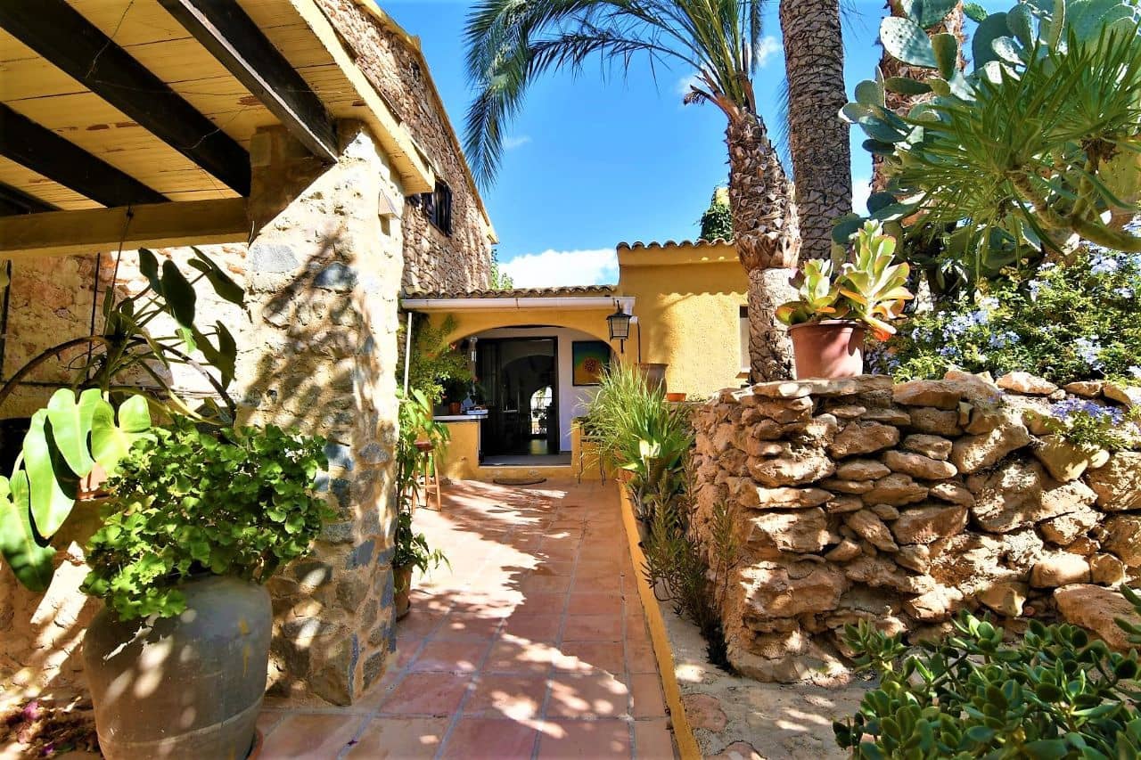 Chalet de 3 habitaciones en Calpe / Calp en venta con piscina garaje - 1.250.000 € (Ref: 8682048)
