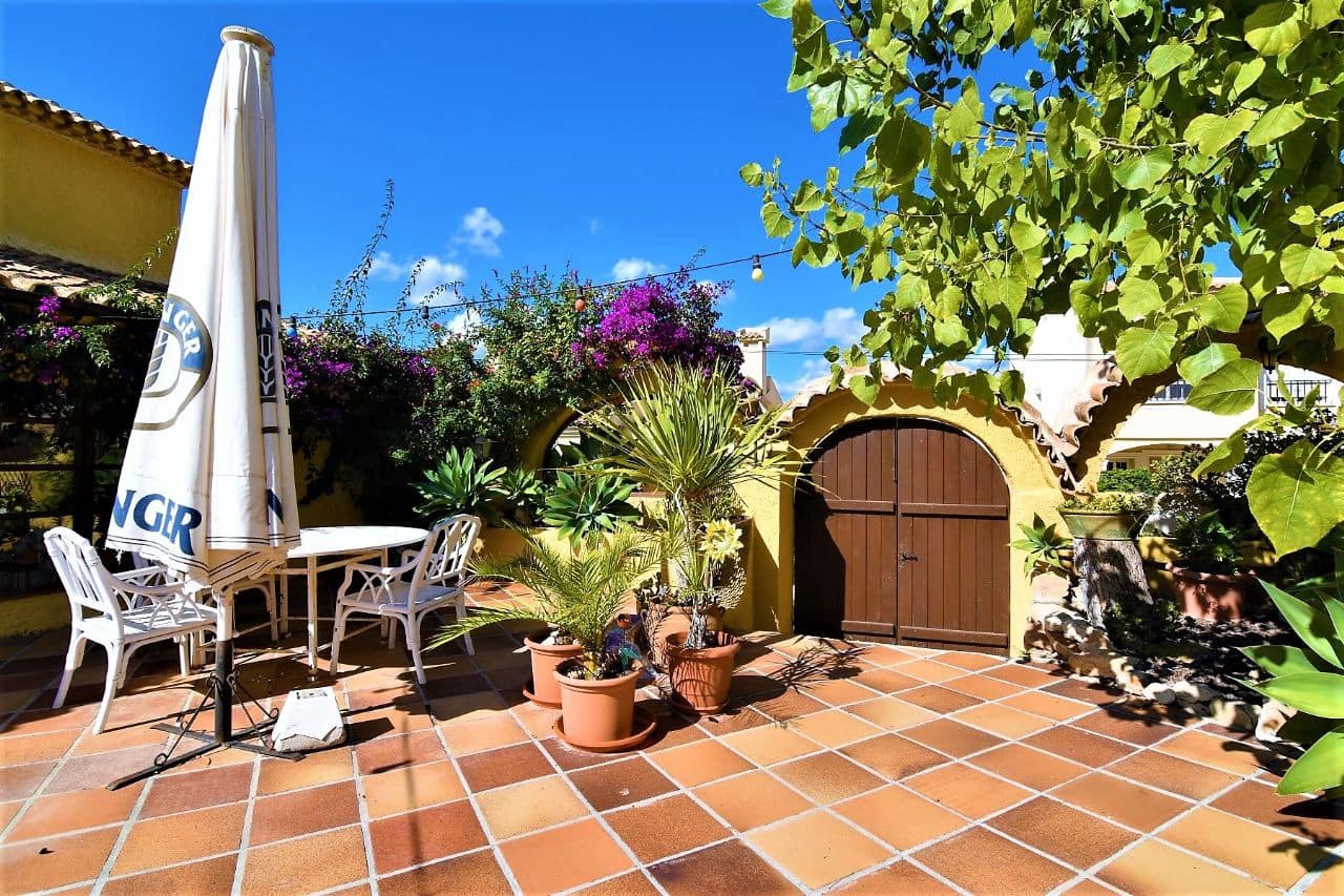 Chalet de 3 habitaciones en Calpe / Calp en venta con piscina garaje - 1.250.000 € (Ref: 8682048)