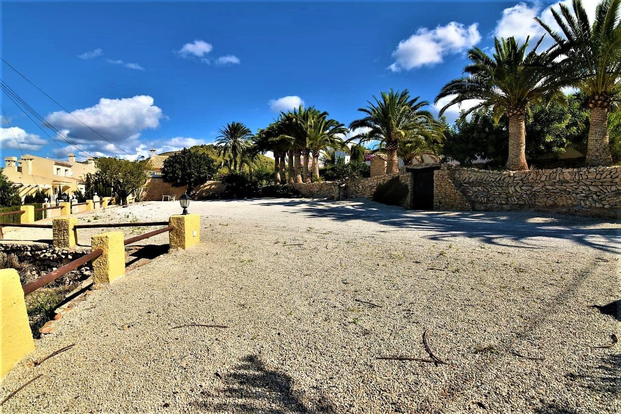 Chalet de 3 habitaciones en Calpe / Calp en venta con piscina garaje - 1.250.000 € (Ref: 8682048)