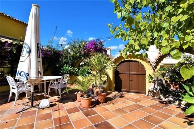 3 sovrum Villa till salu i Calpe / Calp med pool garage - 1 250 000 € (Ref: 8682048)