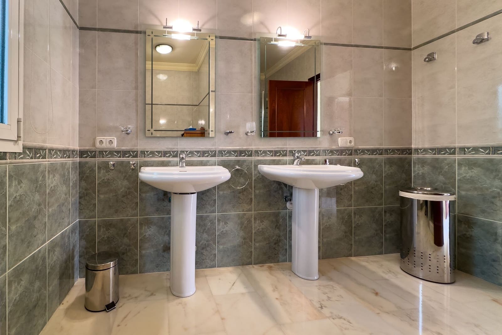 3 bedroom Villa for sale in Calpe / Calp with pool garage - € 890,000 (Ref: 8783499)