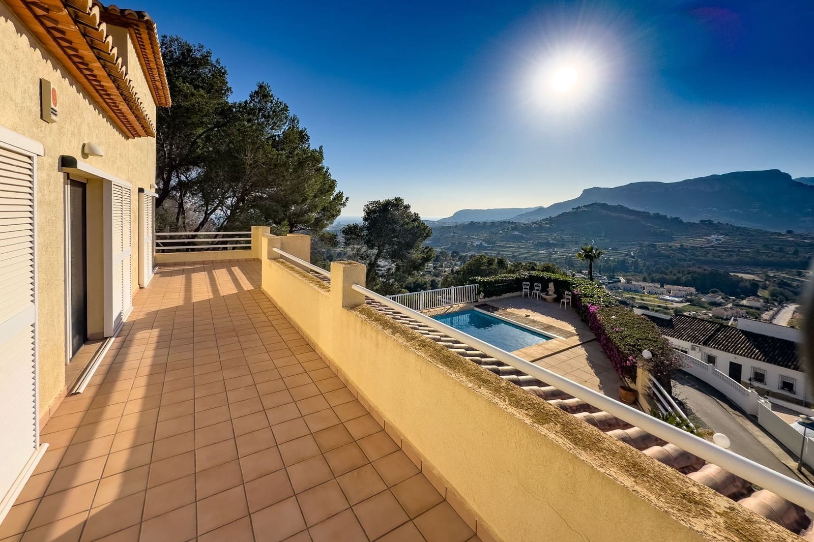 3 bedroom Villa for sale in Calpe / Calp with pool garage - € 890,000 (Ref: 8783499)