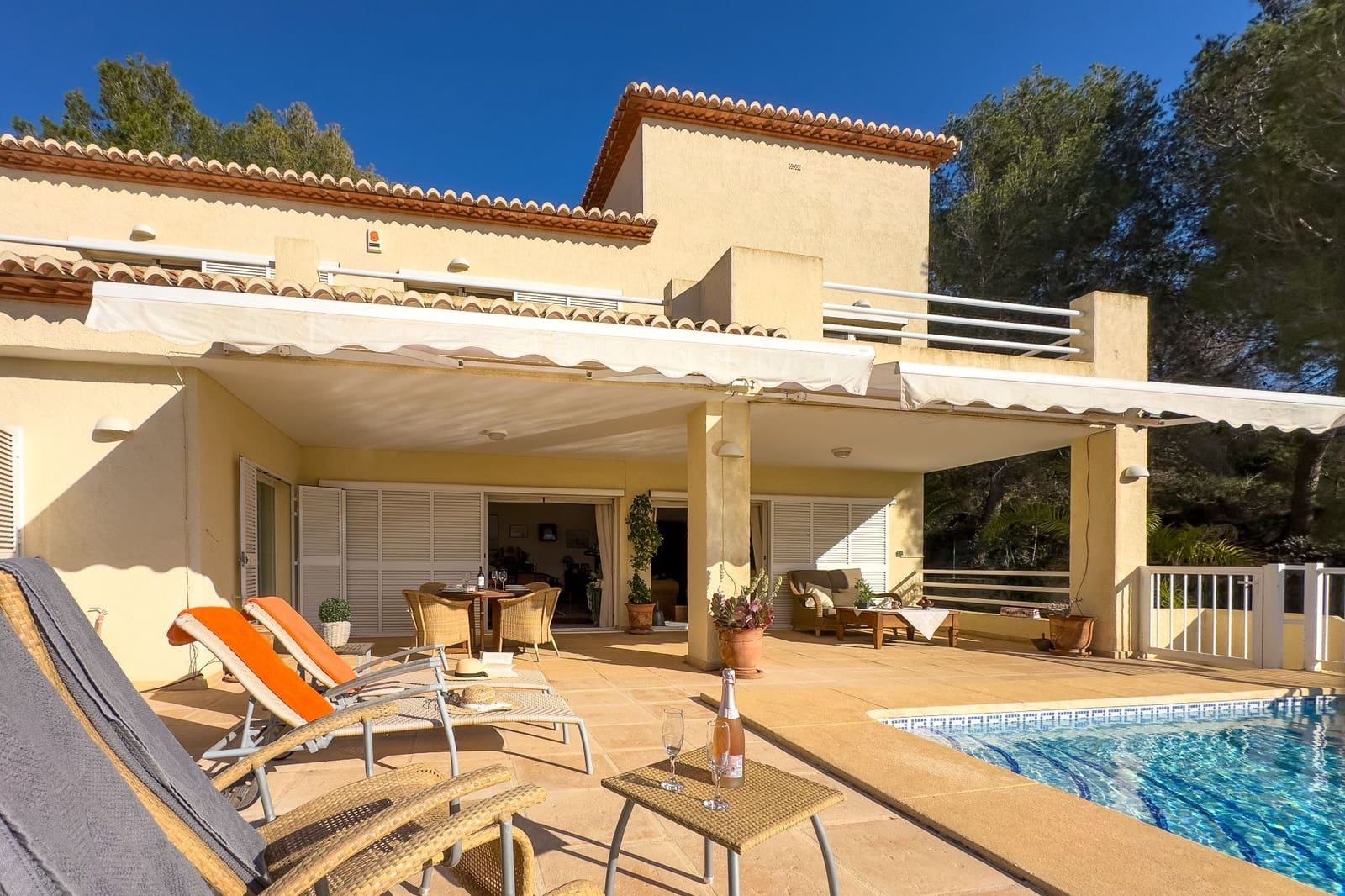 3 bedroom Villa for sale in Calpe / Calp with pool garage - € 890,000 (Ref: 8783499)