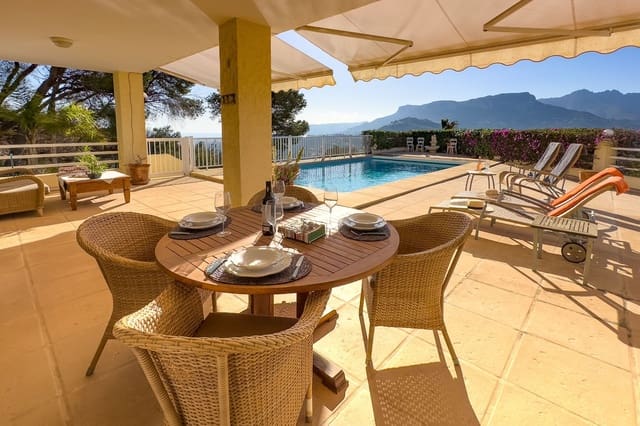 3 chambre Villa/Maison à vendre à Calpe / Calp avec piscine garage - 890 000 € (Ref: 8783499)