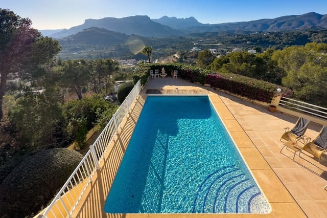 3 chambre Villa/Maison à vendre à Calpe / Calp avec piscine garage - 890 000 € (Ref: 8783499)