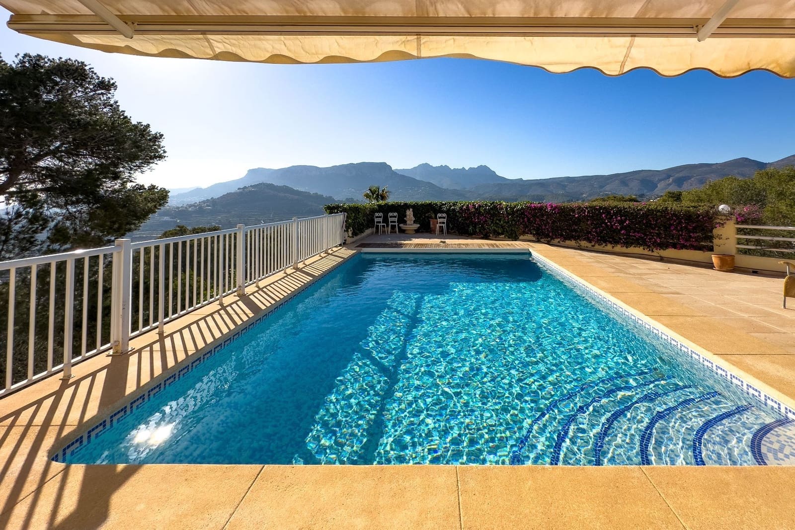 3 bedroom Villa for sale in Calpe / Calp with pool garage - € 890,000 (Ref: 8783499)