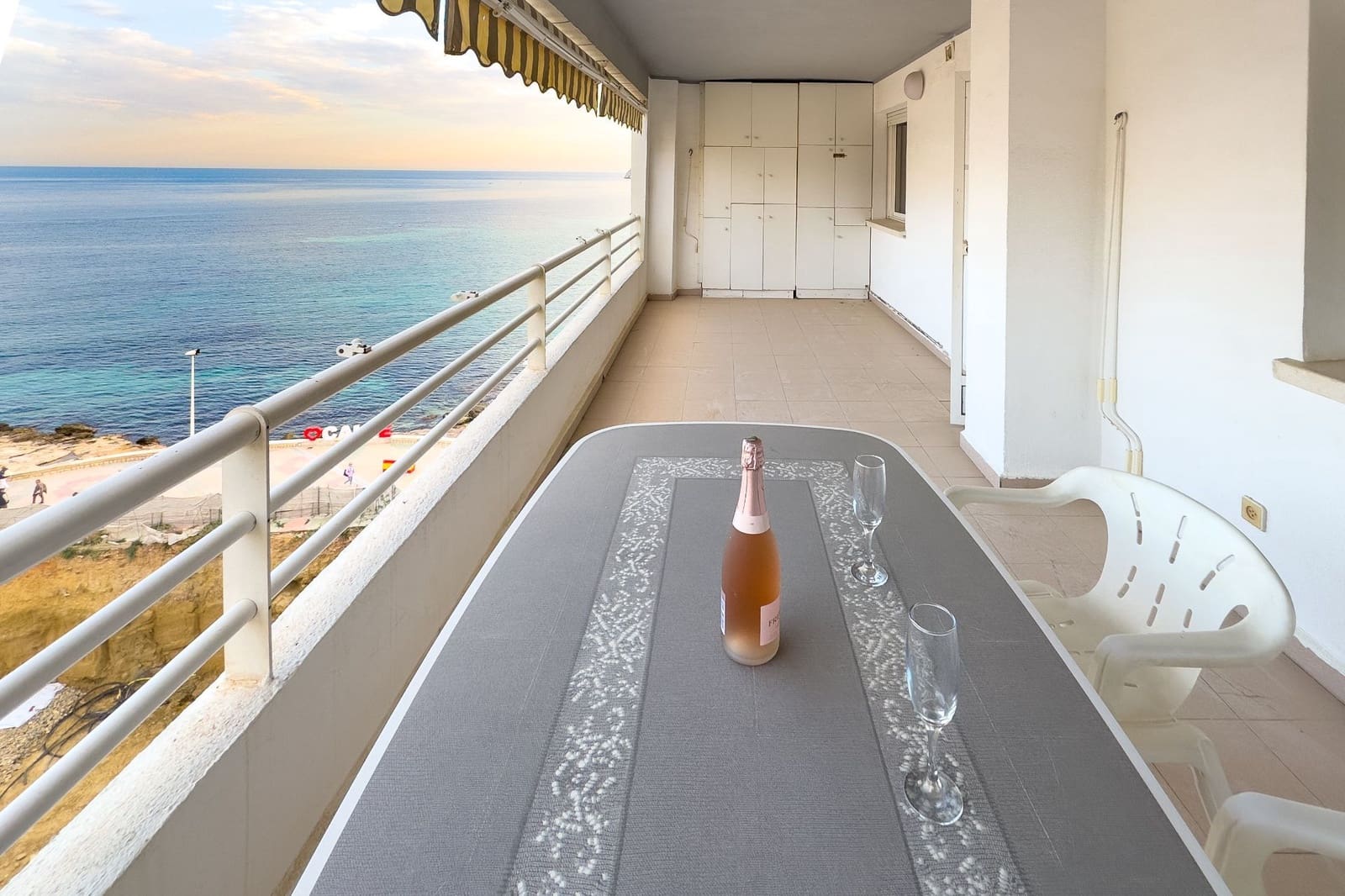 2 bedroom Apartment for sale in Calpe / Calp with pool - € 375,000 (Ref: 8881312)