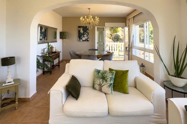 Chalet de 3 habitaciones en Oltamar - Cucarres, Calpe / Calp en venta con piscina garaje - 675.000 € (Ref: 8938390)