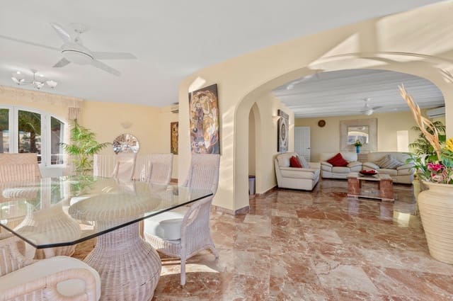 5 sypialnia Willa na sprzedaż w Canuta, Calpe / Calp z basenem garażem - 1 250 000 € (Ref: 8980094)