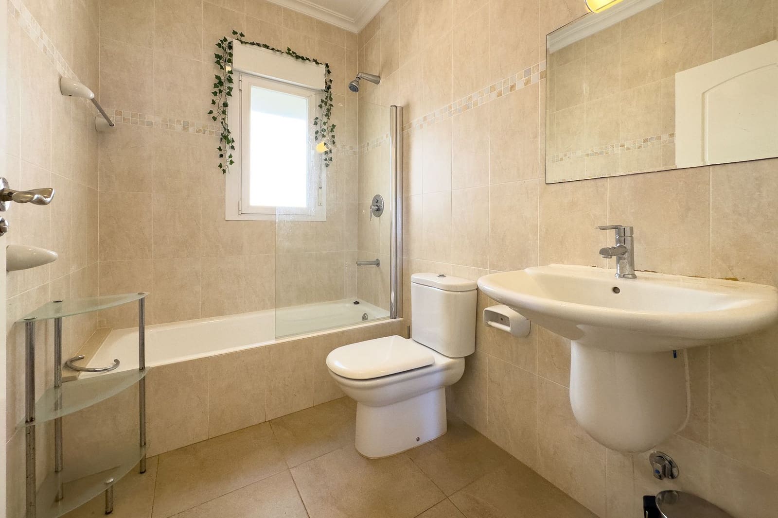 6 makuuhuone Huvila myytävänä paikassa Calpe / Calp mukana uima-altaan 
autotalli - 999 000 € (Ref: 9008449)