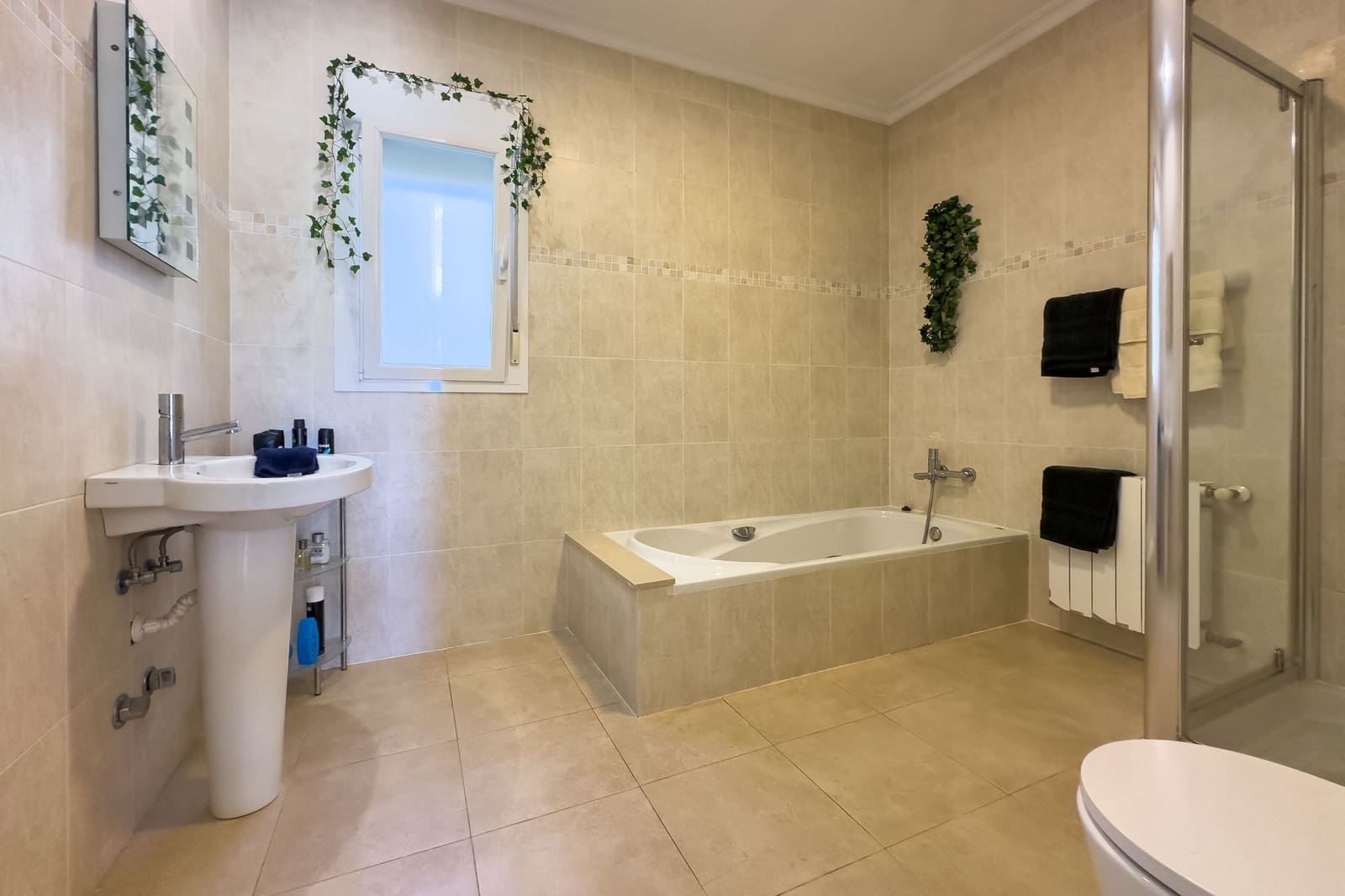 6 makuuhuone Huvila myytävänä paikassa Calpe / Calp mukana uima-altaan 
autotalli - 999 000 € (Ref: 9008449)